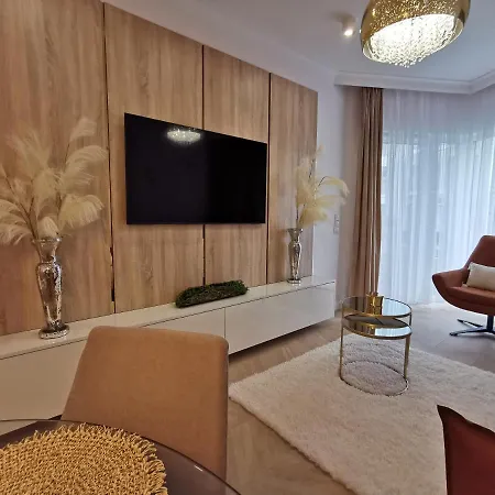 Gold B33 Let's Sea Baltic Park Apartment Gąski