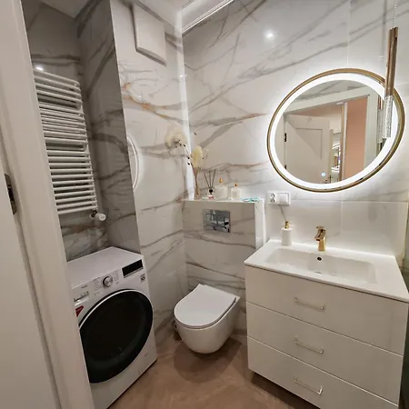 Gold B33 Let's Sea Baltic Park Apartment