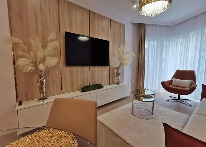 Gold B33 Let's Sea Baltic Park شقة غونسكي