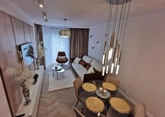 Gold B33 Let's Sea Baltic Park شقة